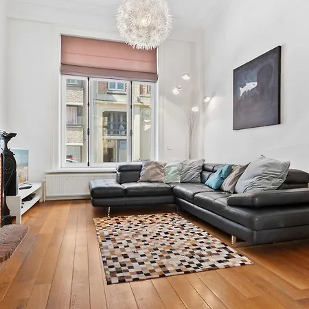 Grand Townhouse With Sauna Near The Sea