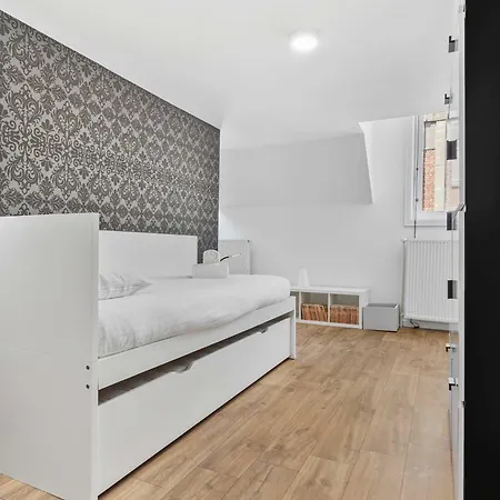 Grand Townhouse With Sauna Near The Sea