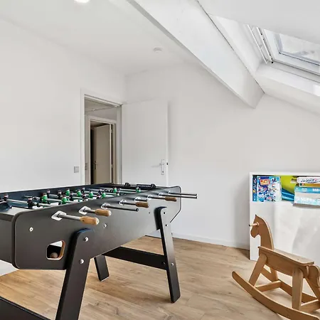別荘 Grand Townhouse With Sauna Near The Sea オステンド