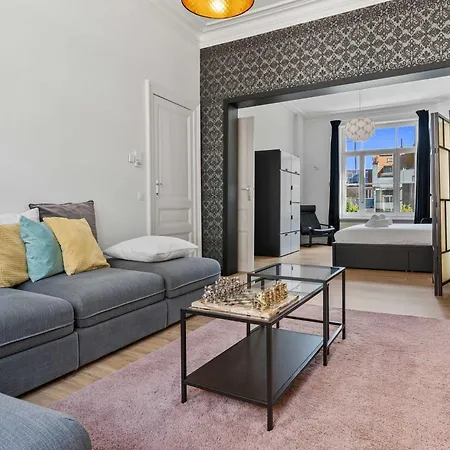 Grand Townhouse With Sauna Near The Sea オステンド