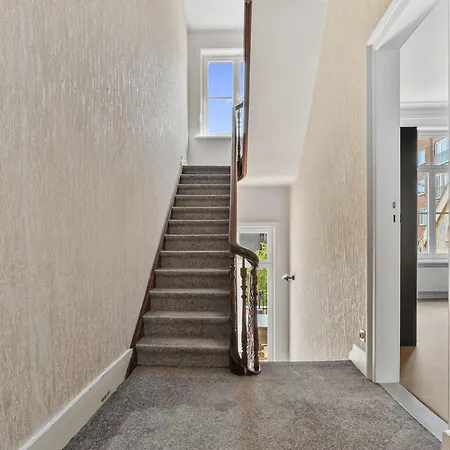 別荘 Grand Townhouse With Sauna Near The Sea *