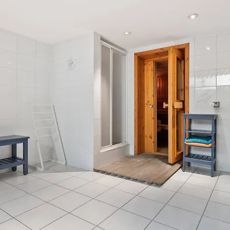 Grand Townhouse With Sauna Near The Sea オステンド