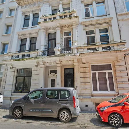 別荘 Grand Townhouse With Sauna Near The Sea オステンド